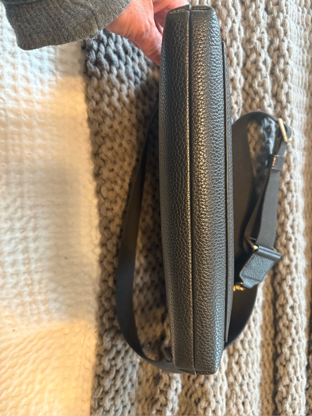 Tory Burch Black Pebbled Leather Logo Crossbody - Picture 7 of 8